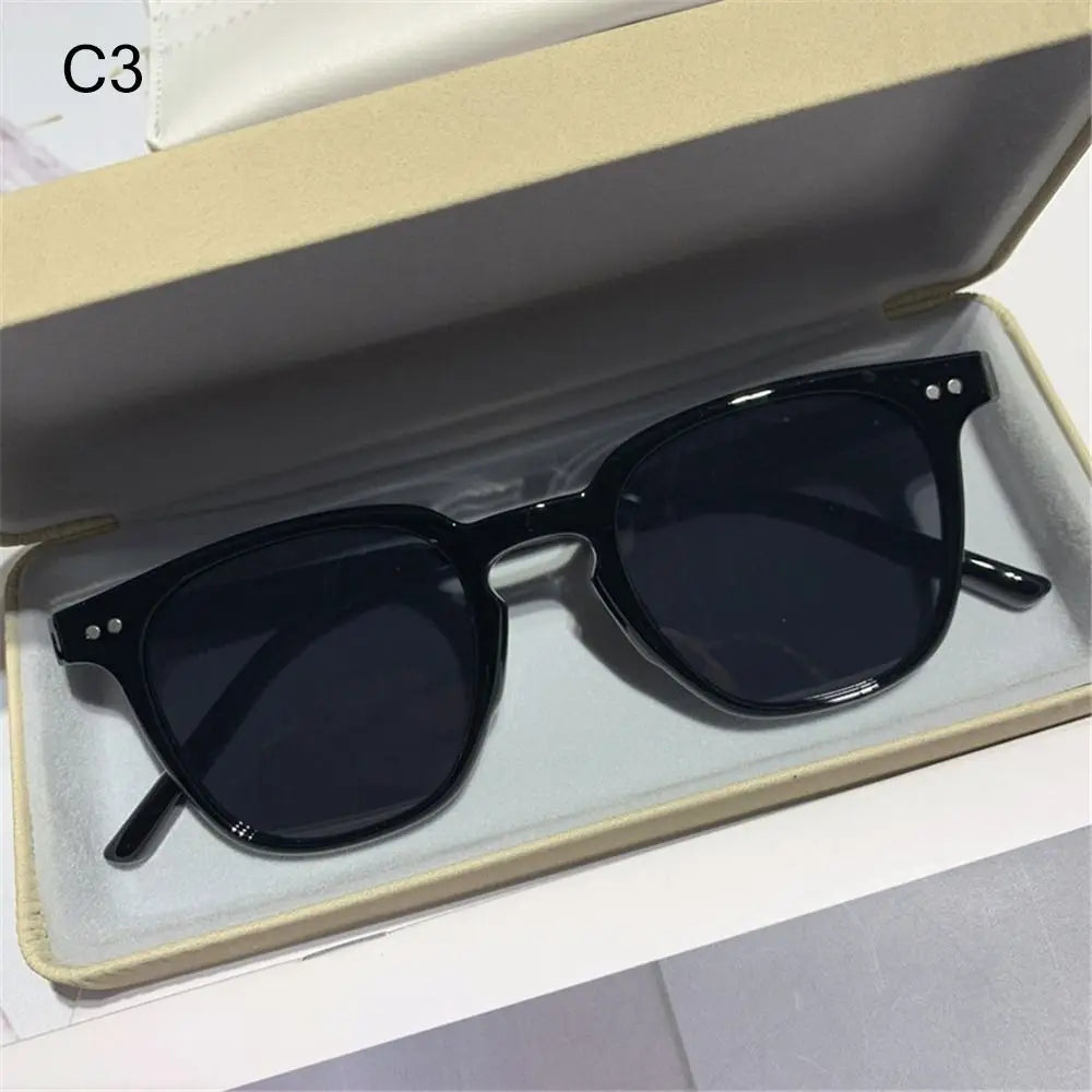 Beach Sunnies Sun Glasses Vintage Sunglasses For Women and Men Clear Ocean Gradient Lens Retro Shades Eyewear Summer Accessory