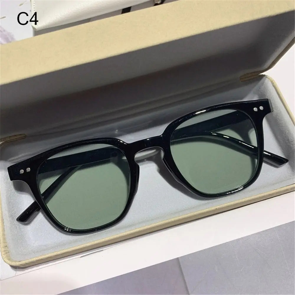 Beach Sunnies Sun Glasses Vintage Sunglasses For Women and Men Clear Ocean Gradient Lens Retro Shades Eyewear Summer Accessory